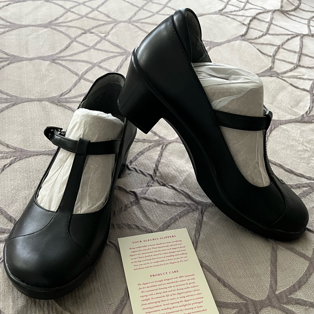 Alegria women  size EU 39 black t-strap Mary Jane casual shoes